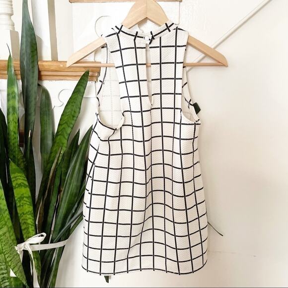 UO cooperative white black grid sleeveless blouse - Picture 4 of 4